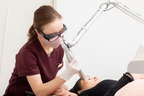 形成外科専門医による安全・的確な施術