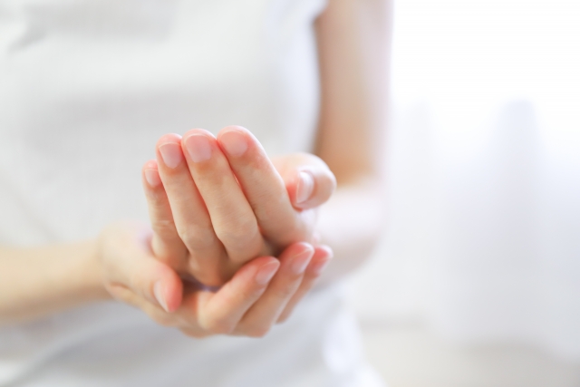 手のシワ・たるみについて